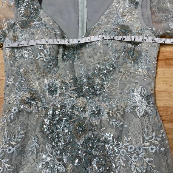 Mac Duggal NWT Embellished V-Neck Illusion Long Sleeve Gown Seamist Size 6 Blue - Picture 10 of 12